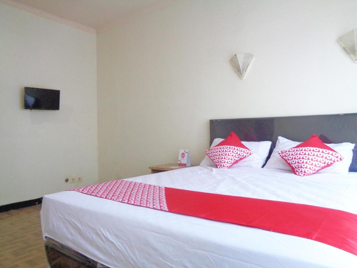 Oyo 2568 Orion Hotel Manado Buitenkant foto